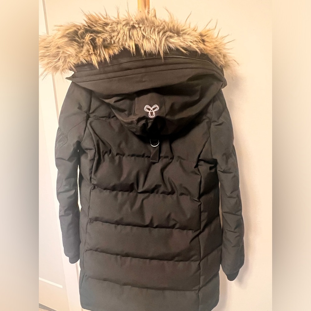 Aritzia TNA Climate Black Puffer Jacket with Faux Fur Trim Size M